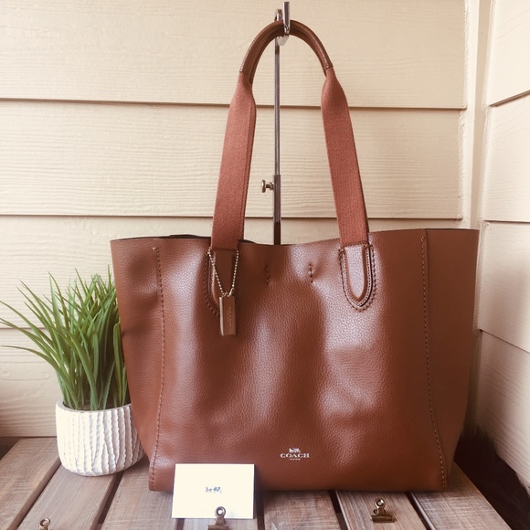 Coach Handbags - Coach soft leather tote ✨LIKE NEW✨